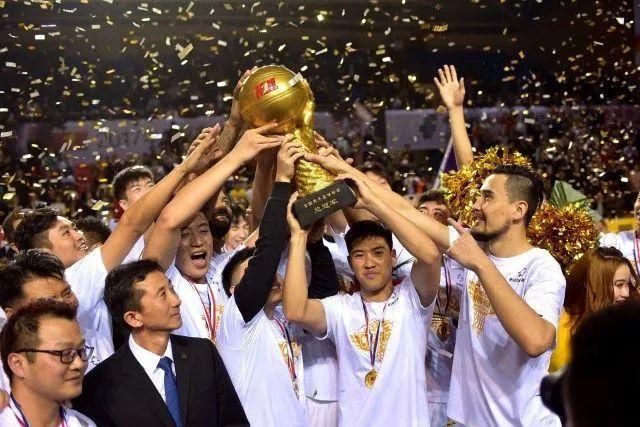 意甲-弗拉霍维奇2射1传 尤文3-0萨勒尼塔纳